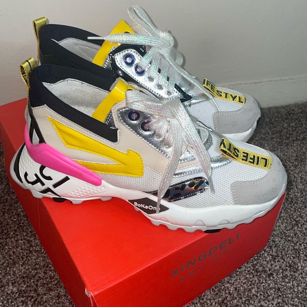 Fashion shoes